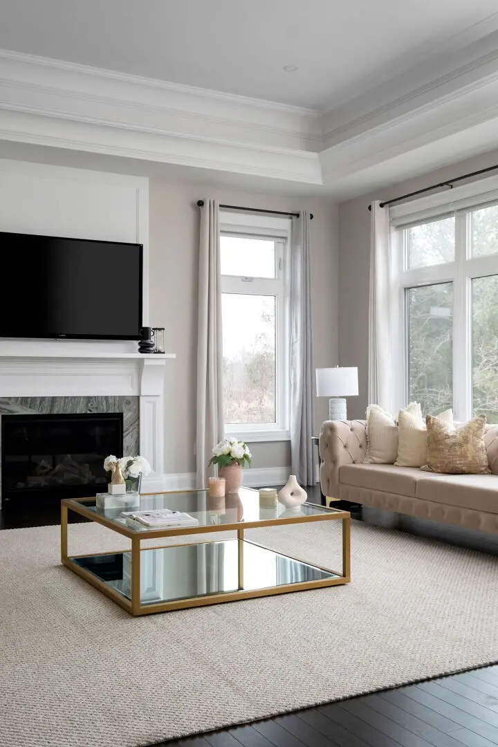 Vacant townhouse staged for sale in Richmond Hill