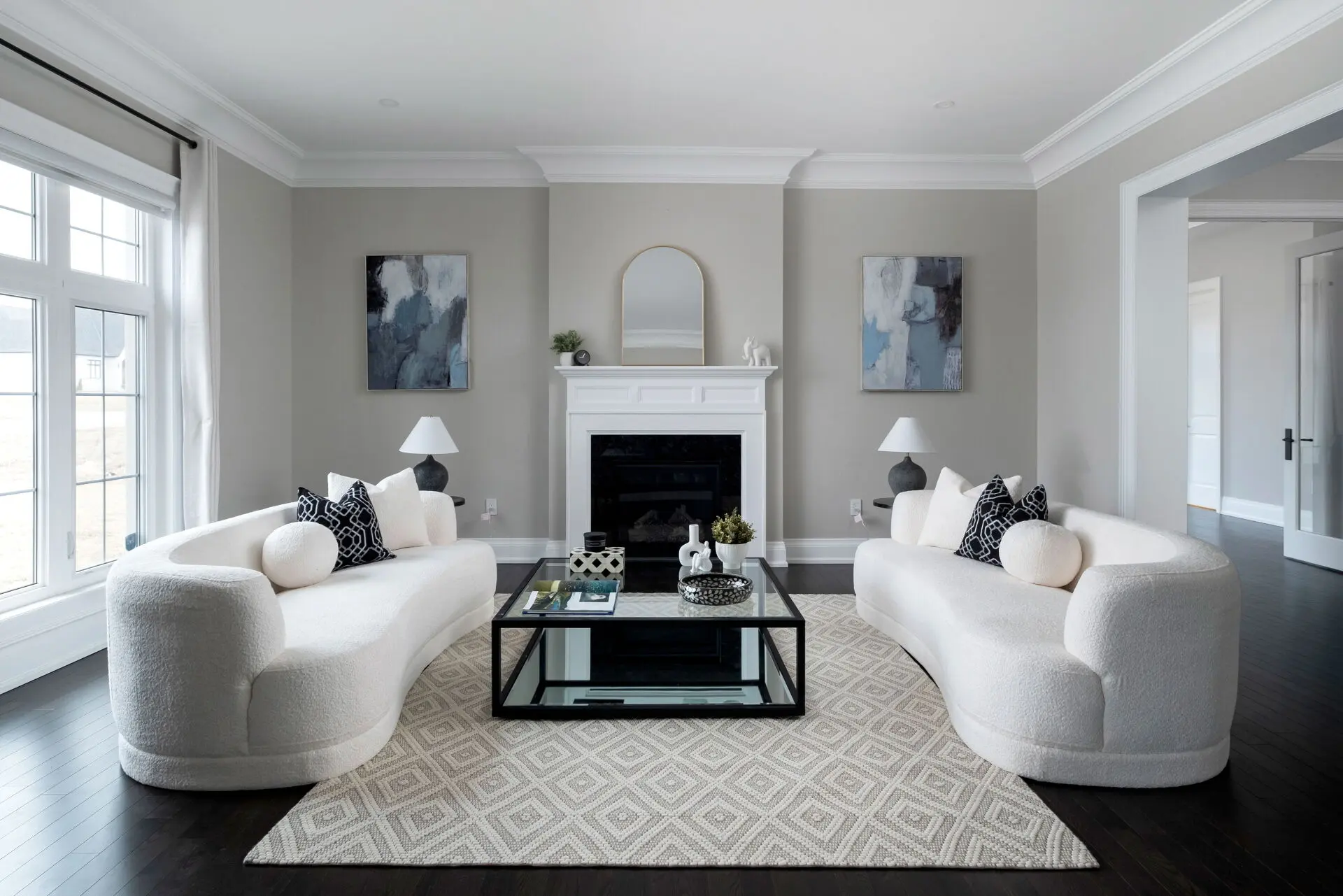 Toronto condo staged home office space